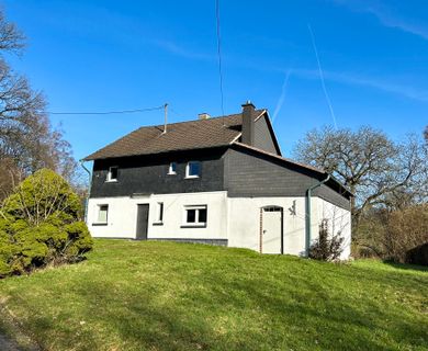 Renovierungsbedürftiges Einfamilienhaus in ruhiger Lage von Nümbrecht!