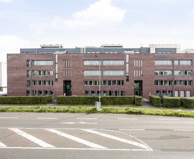 Ratingen-West: Moderne Büroflächen mit Dachterrasse in Flughafennähe