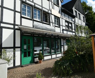 Ebenerdiges Ladenlokal mitten in HA-Elseyer Dorfplatz mit großer Fensterfront