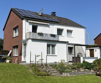 Provisionsfrei für Käufer: Klassisches 2-Familienhaus auf tollem Grundstück in Vluyn