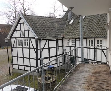 Gepflegte Stadtwohnung mit Balkon, Tageslichtbad und Einbauküche im Zentrum von Hohenlimburg