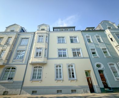 Siegburg-Zentrum, moderne, ruhige 4-Zi. Wohnung mit Balkon, Aufzug und Altbaucharme