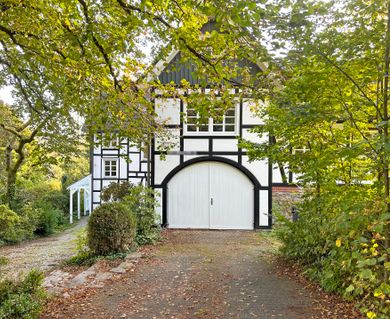 Exklusives Büro- und Geschäftshaus in ruhiger Stadtrandlage von Waldbröl!