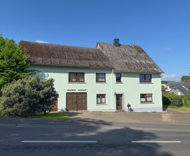 Einfamilienhaus mit zwei Einheiten – Ideal für Familien oder Wohnen & Arbeiten