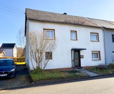 *RESERVIERT* Renovierungsbedürftige Doppelhaushälfte mit Garten, guter Verkehrsanbindung und reichlich Potenzial – nahe Betzdorf!