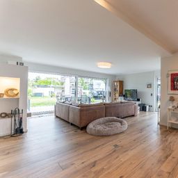 Freistehendes, lichtdurchflutetes Traumhaus mit Einliegerwohnung  KFW 55 mit Photovoltaik  und  Wallbox