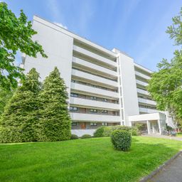 Kompaktes Wohnkonzept mit Fernblick – 2-Zimmer-Wohnung mit Balkon und TG-Stellplatz