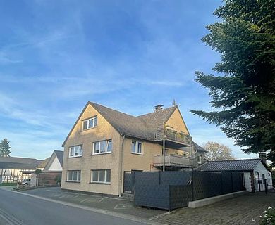 Anlageobjekt: Gepflegtes 3-Parteienhaus in Hennef- Stadt Blankenberg