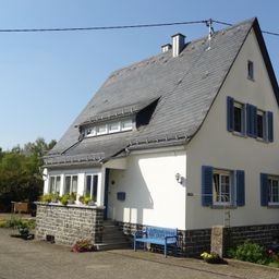 Modernisiertes Einfamilienhaus mit Garten und zusätzlichem Baugrundstück auf insgesamt ca. 1430 m²!