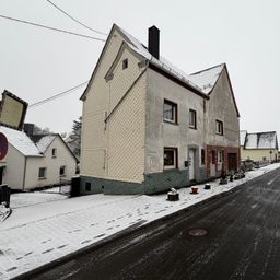 Freistehendes Einfamilienhaus mit Garage nahe Rennerod!