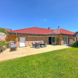 Hochwertiger Bungalow in Zentralort – Erdwärme – BN/SU 25 Min.