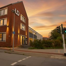 MODERNES BÜRO MIT FLEXIBLER AUFTEILUNG AUF 194 M² ZU MIETEN