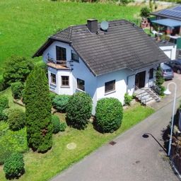 Zentrumsort 56593 Horhausen! Einfamilienhaus mit Garage und Hobbyraum in Sackgassenlage!