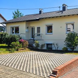 Modernisiertes Mehrgenerationenhaus mit 3 WE in ruhiger Lage von Eitorf!