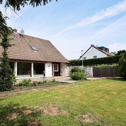 Wohnen in Burscheid: Bezahlbares Einfamilienhaus (Fertighaus) mit Baugrundstück