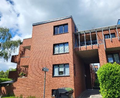 Großzügige 6-Zimmer-Maisonette mit Balkon, großer Terrasse  und  Tiefgaragenstellplatz