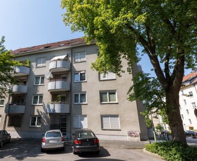 108 m² große ETW mit zwei Loggien, G-WC, Aufzug und Tiefgarage in einer Seitenstraße am Landgericht