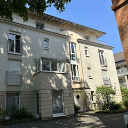 Wiesbaden-Dichterviertel! Helle Penthouse-Wohnung mit umlaufendem Balkon!