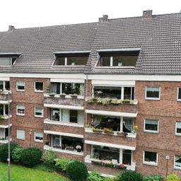 SCHÖNE DACHGESCHOSS-MAISONETTEWOHNUNG MIT BALKON DIREKT AM SCHÖNWASSERPARK ZU VERKAUFEN!