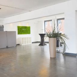 MODERNES BÜRO MIT FLEXIBLER AUFTEILUNG AUF 194 M² ZU MIETEN