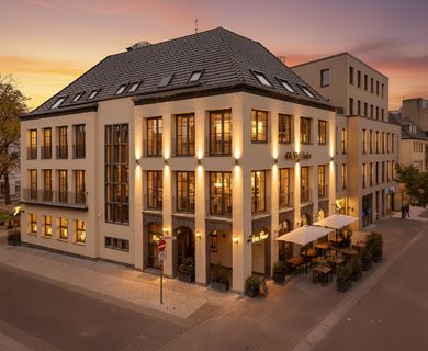 DACHTERRASSE + BÜRO IN NEUBAU-TRADITIONS-LIEGENSCHAFT