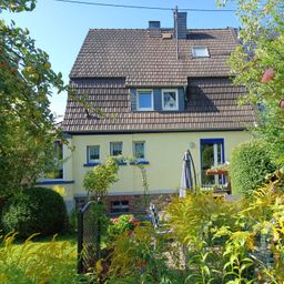 Charakteristische Doppelhaushälfte mit tollem Garten – nahe Stadtzentrum!