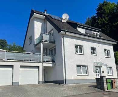 Großzügiges Einfamilienhaus mit Einliegerwohnung in Sackgassenlage – gute Verkehrsanbindung!