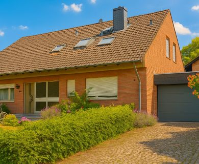 Vielseitig nutzbares und freistehendes Einfamilienhaus im Neusser Süden. Zweifamilienhaus möglich!