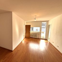 Düsseldorf-Unterbilk! Echt schöne 2-Zimmer-Wohnung mit Sonnenbalkon!