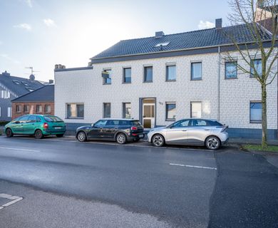 Gepflegtes Mehrfamilienhaus mit Charakter und Entwicklunsgmöglichkeiten