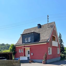 Gepflegtes Einfamilienhaus mit Carport in unmittelbarer Nähe zur Sieg!