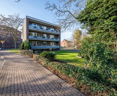 Vermietetes Mehrfamilienhaus in Top-Lage Wegberg – angrenzender Stadtpark, 3 Garagen inklusive