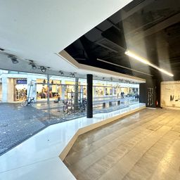 FUßGÄNGERZONE KREFELDS: MODERNE 96M² GROßE GESCHÄFTSFLÄCHE ZU MIETEN!