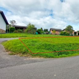 Großzügiges und sonniges Baugrundstück in attraktiver Höhenlage!