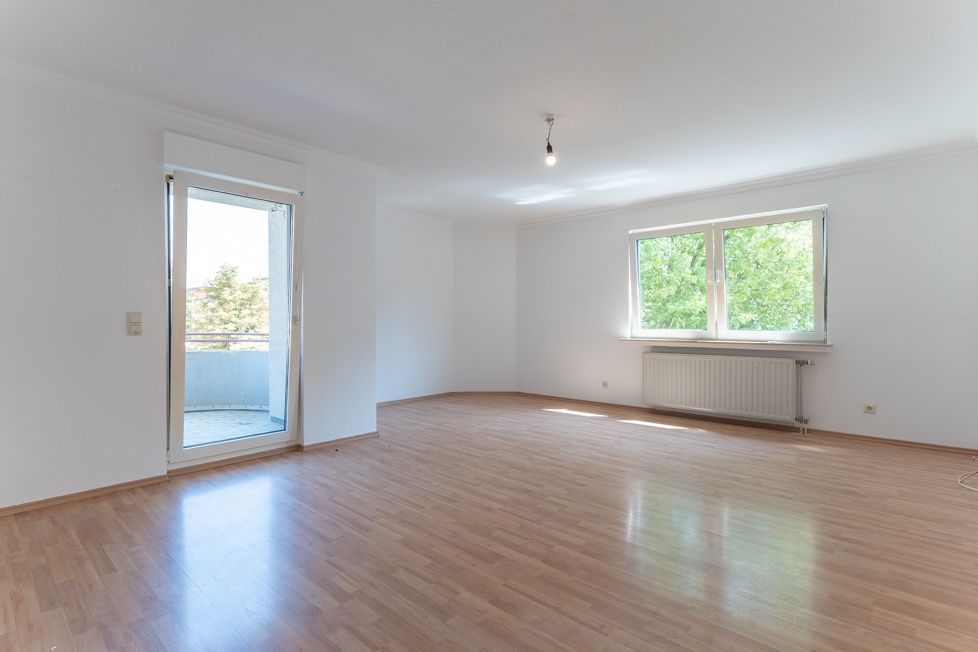 Wohnzimmer mit Essbereich