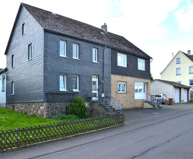 Sehr gepflegtes Wohnhaus mit Garten und Fernblick in Ortsrandlage – nahe Daaden!