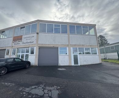 Großzügige Gewerbehalle mit 323 m² Nutzfläche, Büro und Sanitärbereich!