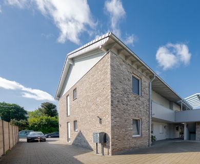 Wohlfühlen auf einer Ebene – moderne EG-Wohnung mit zwei Terrassen