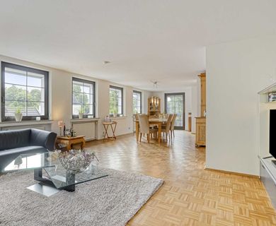 Großzügige Maisonettewohnung mit 900 m² Garten  und  Garage in Breitscheid