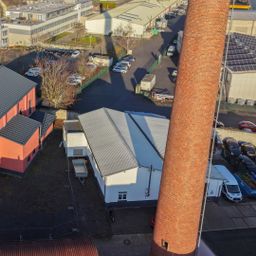 Große, sanierte Lagerhalle auf einem Industriegelände!