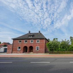 Doppelhaushälfte mit einzigartigem Grundstücksschnitt und vielseitigem Nutzungspotenzial!