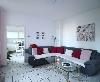 SCHÖNE 3-ZIMMER-ERDGESCHOSSWOHNUNG ZUR KAPITALANLAGE AM RANDE DES KREFELDER ZENTRUMS