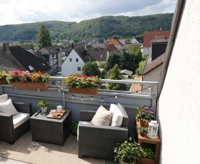 VIER LOGGIEN – Sonne von früh bis spät! Ca. 96 m² 4- Zimmer-Dachgeschosswohnung in HA-Boelerheide