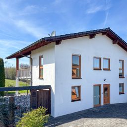 Attraktives, gepflegtes Einfamilienhaus mit Garage und Fernblick nähe Wissen!