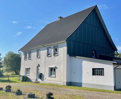 Renoviertes, geräumiges Bauernhaus mit großem Grundstück!