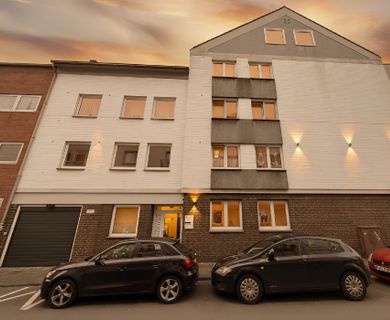 HELLE 2-ZIMMERWOHNUNG ZU MIETEN!