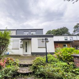 Reihenmittelhaus mit Keller Garten und Garage