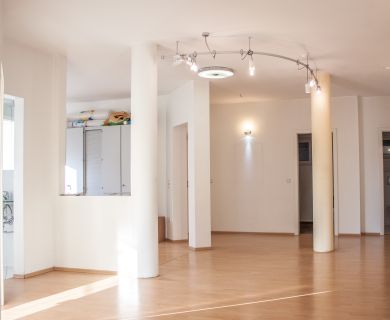 Großer offener Raum im UG