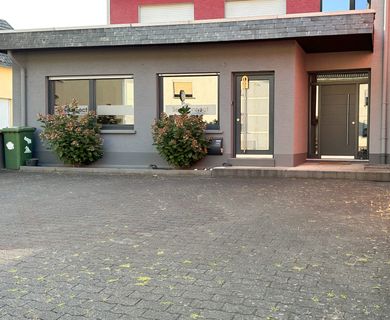 Büro, Kleingewerbe oder Praxis – Helle Bürofläche in gut erreichbarer Lage!