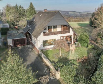 Rohdiamant mit Potenzial: Entkerntes Haus mit viel Platz für Mensch & Tier. 5686 m² Grundstück!